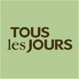 Tous les Jours Bread Packaging Display